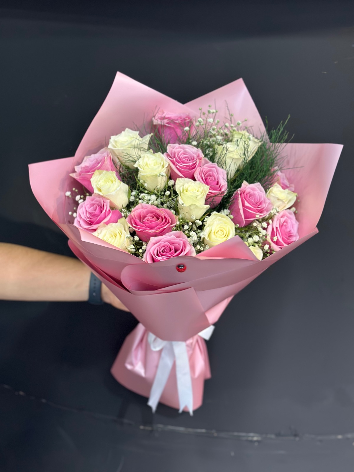 Pembe ve Beyaz Gül Buketi